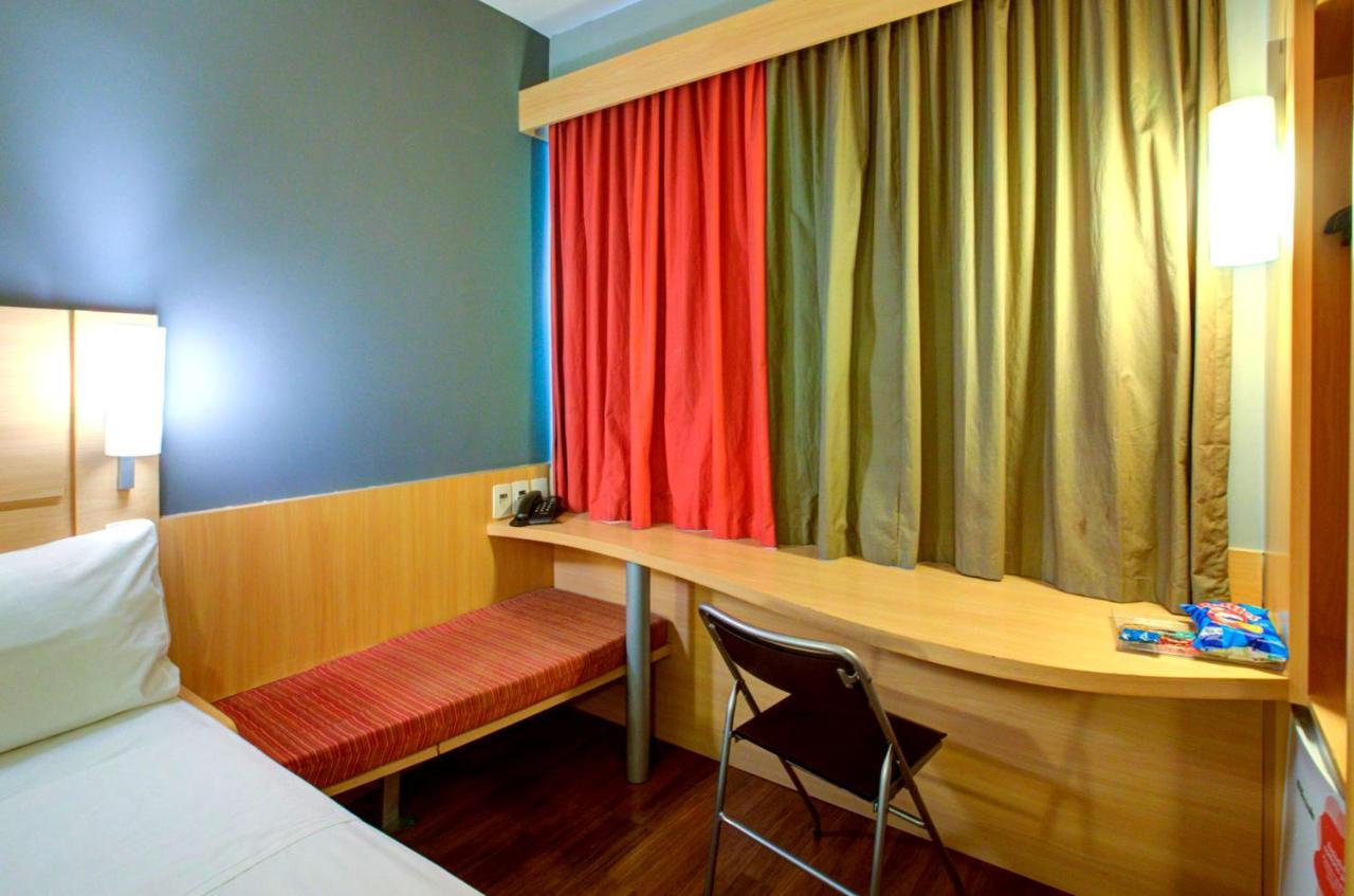 Ibis Vitoria Praia De Camburi Exterior photo
