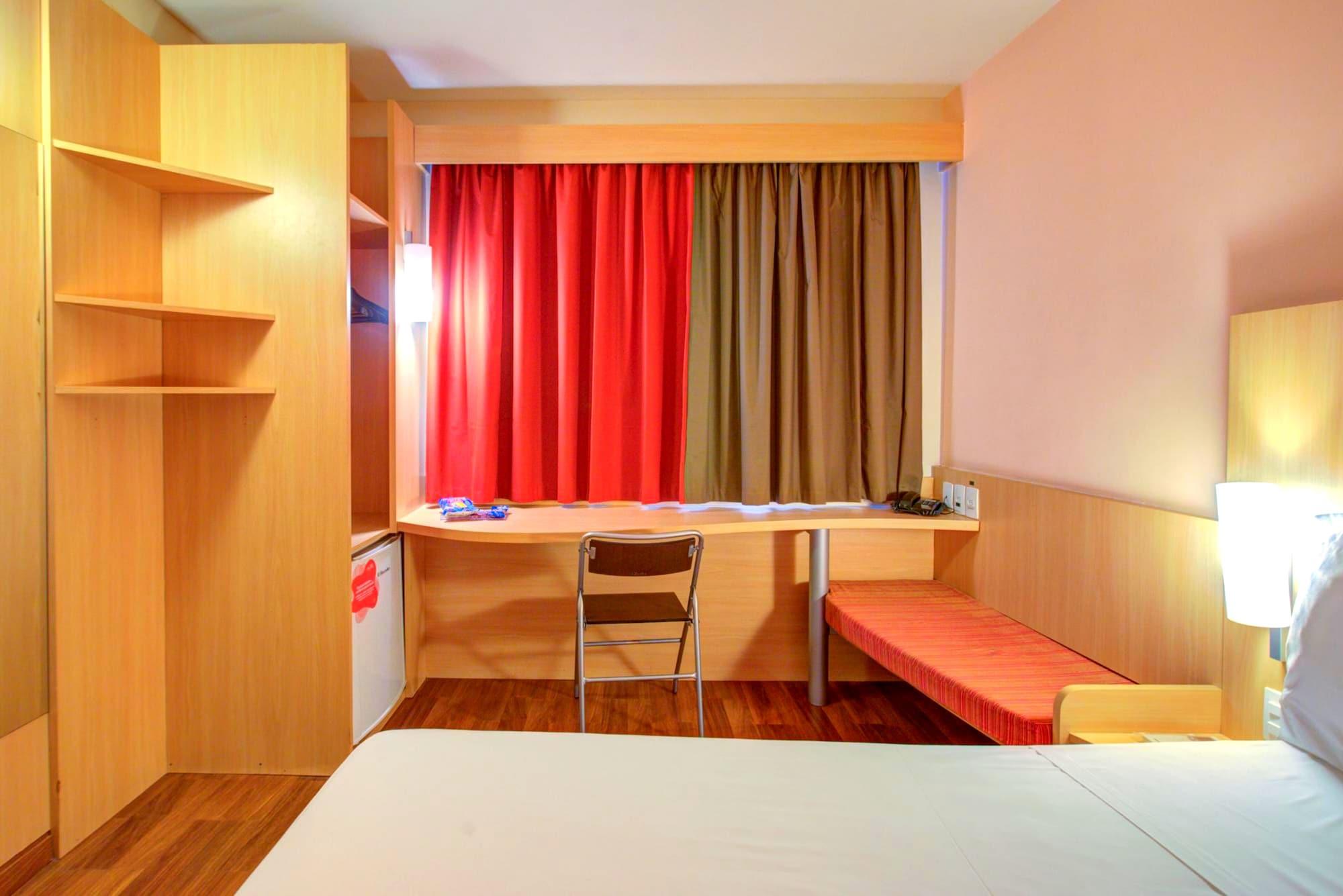 Ibis Vitoria Praia De Camburi Exterior photo